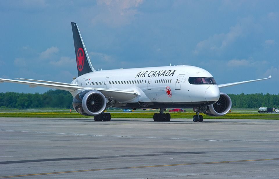 Air Canadá, a favor de medidas sanitarias del gobierno canadiense que implican vacunación total de empleados del sector transporte