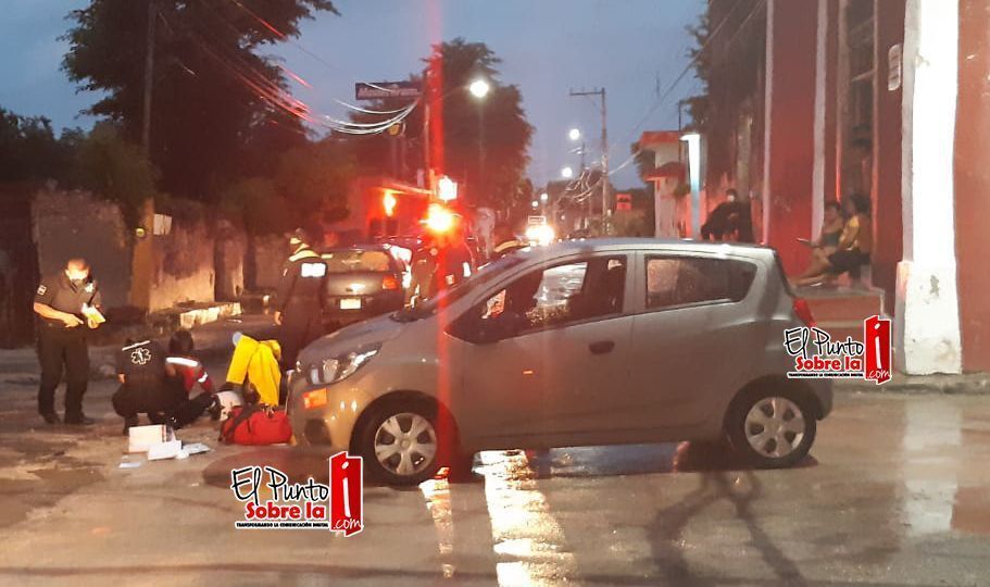 Lo arrollan cuando transitaba por calles de Sisal