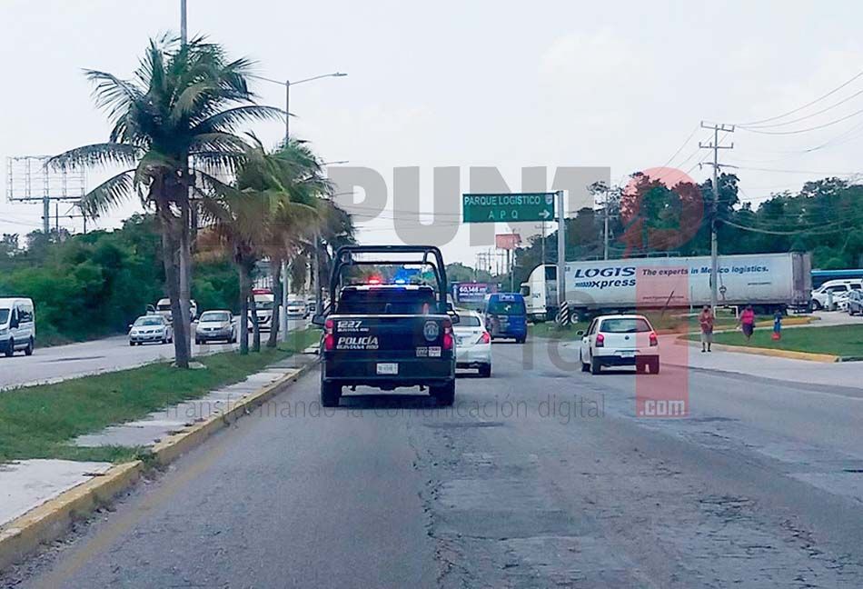 Sujetos armados se llevan a un hombre que caminaba cerca del C-5 de Cancún