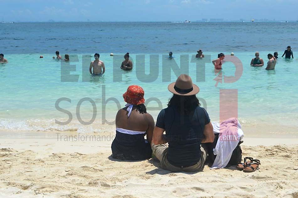 Tres de siete municipios de Quintana Roo con sargazo registran presencia escasa del alga