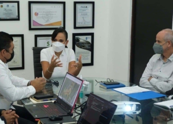 Autoridades municipales de Puerto Morelos se reúnen con director general de Aguakan
