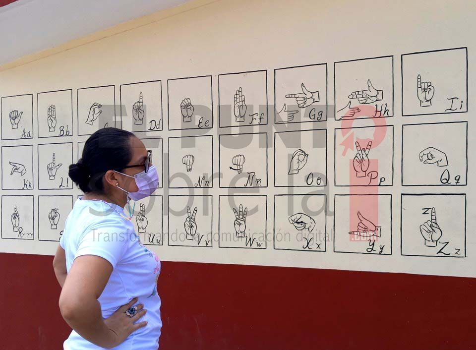 Unidad educativa busca fomentar lenguaje de señas en Lázaro Cárdenas