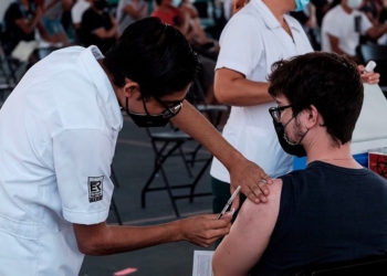 Cerca de 315,000 jóvenes quintanarroenses ya recibieron primera dosis de vacuna COVID-19