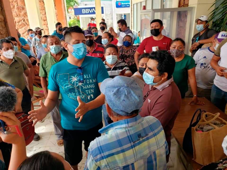 Prosigue movilización de empleados municipales en Ayuntamiento de Felipe Carrillo Puerto