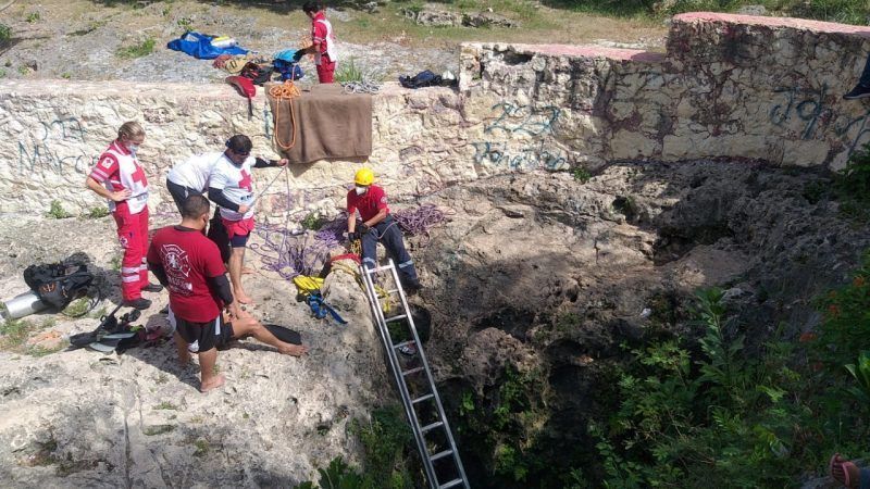 Amplio despliegue para buscar a persona que alcoholizada se metió a cenote urbano en Cancún