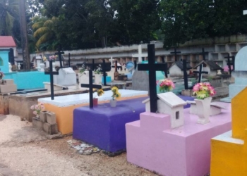 Ya no hay espacios en el único panteón en municipio de Lázaro Cárdenas