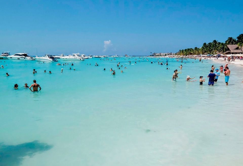 Cuatro municipios costeros de Quintana Roo reportan presencia escasa de sargazo en sus playas