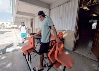 Inicia en Cancún programa de recuperación de escuelas, participan padres de familia