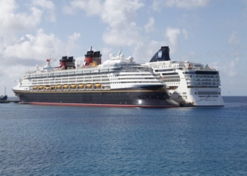 Autoridades y CPTQ reactivan turismo de cruceros con medidas sanitarias