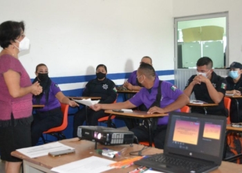 Gobierno de Solidaridad sensibiliza a policías en atención de víctimas de violencia de género