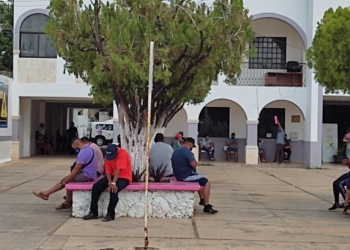Continúa la manifestación de elementos policiacos en JMM