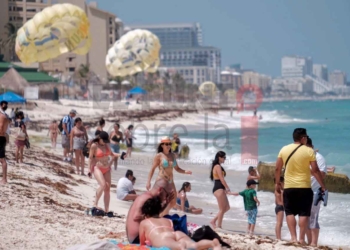 Más de 120,000 turistas vacacionan en Quintana Roo en este momento