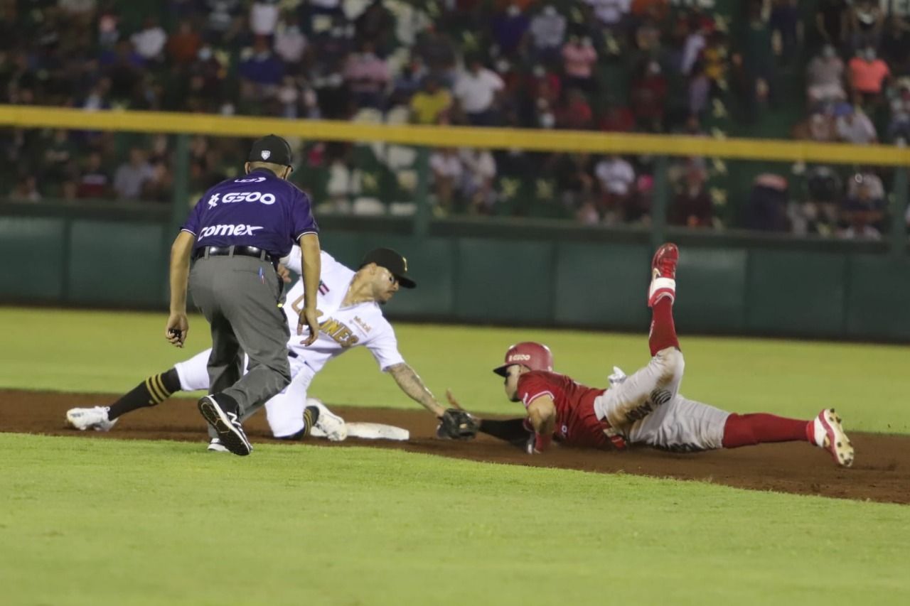 Los Leones vuelven a rugir para colocarse a una victoria de alcanzar el bicampeonato de la Zona Sur