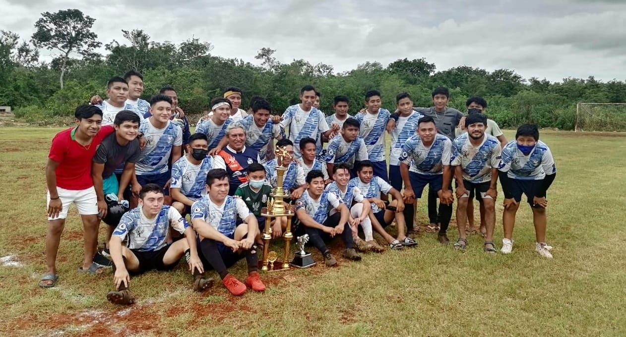 Ya con campeón la Liga local de fútbol de Popolá