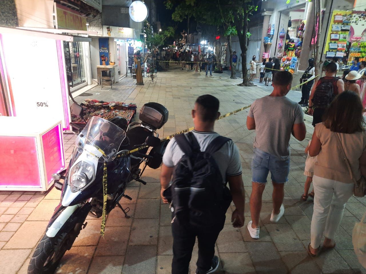 Balean a mujer que se encontraba en la Quinta avenida de Playa del Carmen