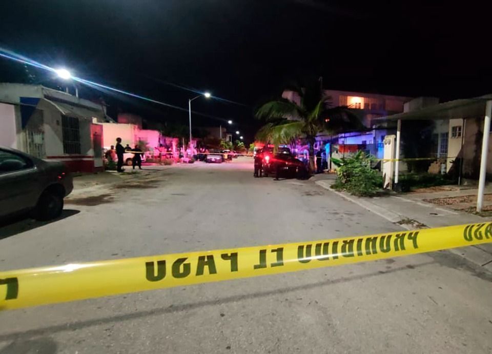 Policía Municipal halla a dos cuerpos en descomposición en domicilio de Playa del Carmen