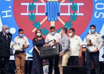 Destacan bomberos de Cancún en encuentro nacional