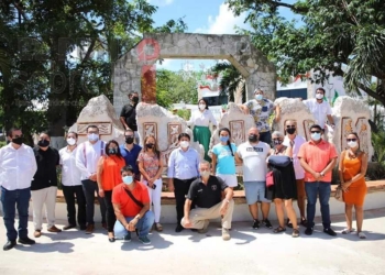Develan letras de Tulum por aniversario como Pueblo Mágico
