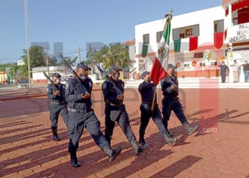 Discreto evento cívico en Lázaro Cárdenas por aniversario del inicio de lucha por la Independencia de México