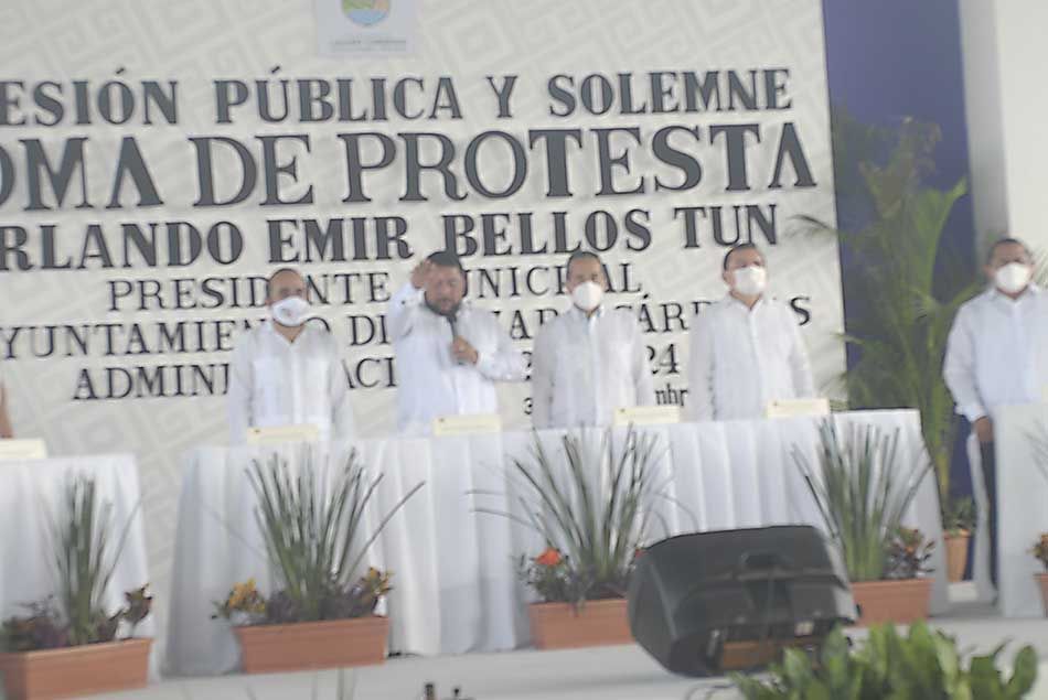 Emir Bellos rindió protesta como nuevo Presidente Municipal de Lázaro Cárdenas