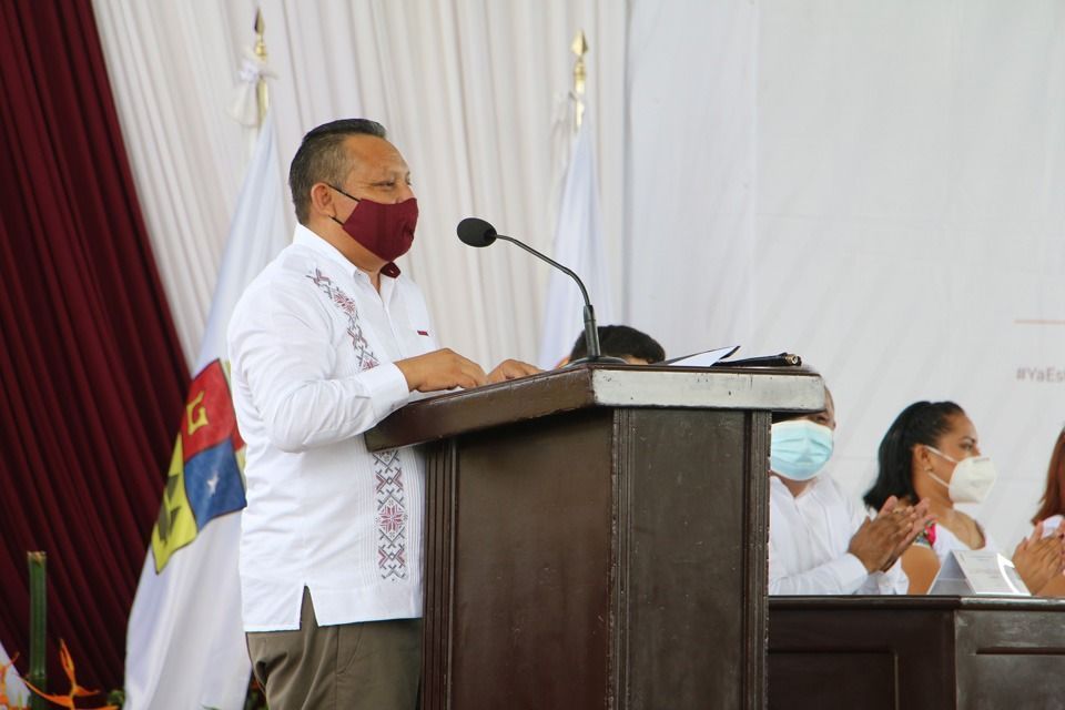 Erick Borges Yam rinde protesta como Presidente Municipal de José María Morelos