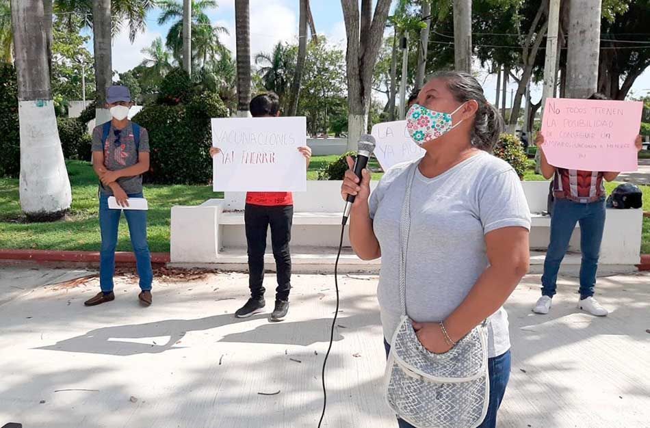 Estudiantes chetumaleños piden aplicación de vacuna contra COVID-19 para regresar a clases