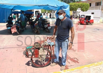 Afilador rechaza la modernidad y mantiene la tradicional rueda para servir a sus clientes de toda la Península