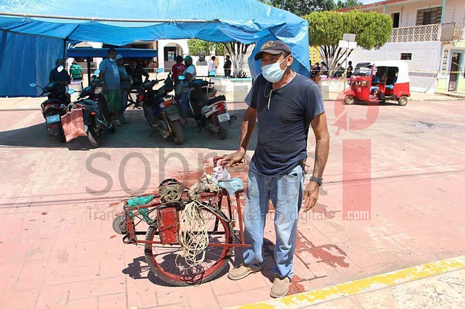 Afilador rechaza la modernidad y mantiene la tradicional rueda para servir a sus clientes de toda la Península