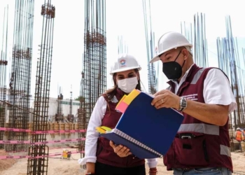 Autoridades municipales constatan el avance de la construcción del Teatro de la Ciudad