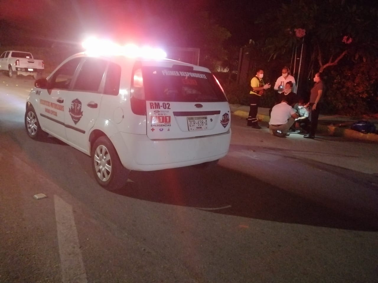 Motociclista embestido por un vehículo particular cuyo conductor se fuga
