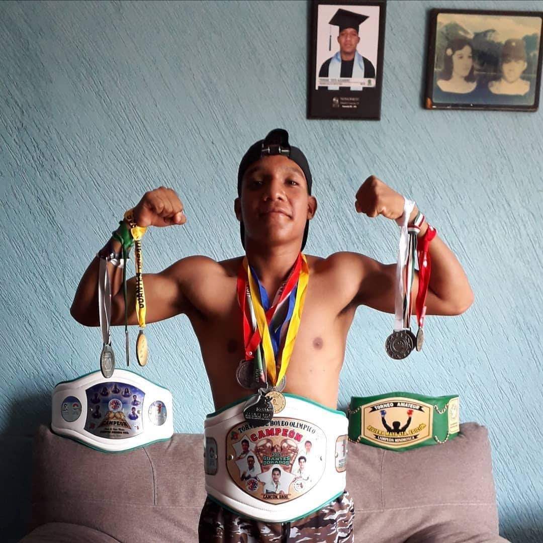 Piden donadores de sangre para sujeto baleado en puesto de tacos en Cancún, es boxeador profesional