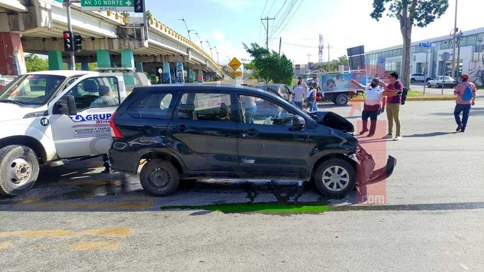 Sin herido en aparatoso accidente de tránsito sobre el bulevar de Playa del Carmen