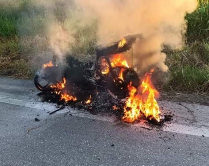 Logró saltar y salir ileso