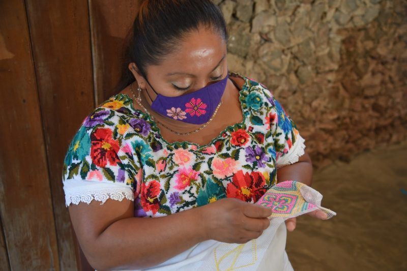 Artesanas mayas impulsan proyecto que redunda en beneficio del manatí en Q.Roo
