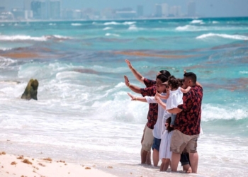 La Marina reporta que este mes disminuirá presencia de sargazo en playas del Caribe Mexicano