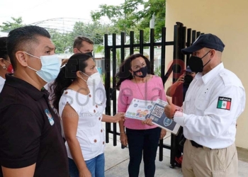 Autoridades educativas y de padres de familia recorren planteles portomorelenses