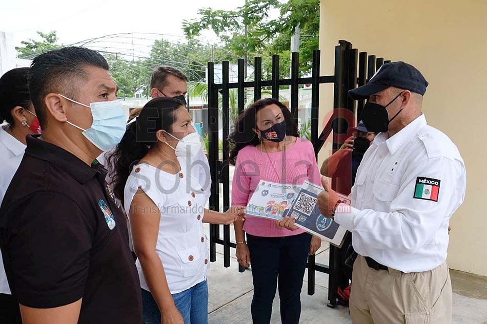 Autoridades educativas y de padres de familia recorren planteles portomorelenses