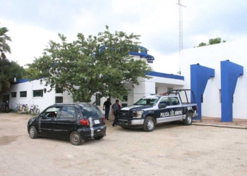 Manifestantes bajan cuchillas del Ayuntamiento y dejan a José María Morelos sin conexión con Policía Estatal