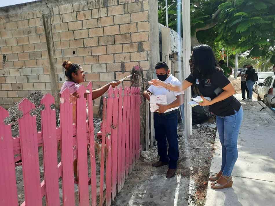 Con brigadas de servicios, atienden en Puerto Morelos a la población