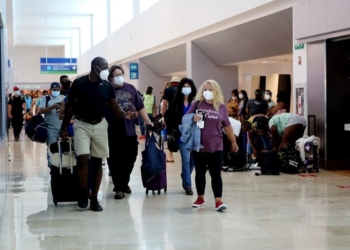 Aeropuerto de Cancún se mantiene cerca de las 400 operaciones diarias