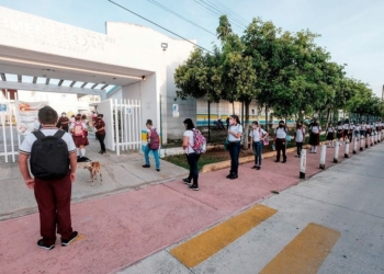 Secretaría de Educación de Quintana Roo detecta 79 casos de COVID-19 en escuelas; 39 son de alumnos