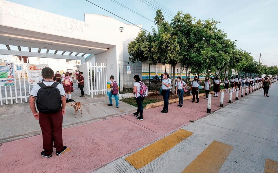 Secretaría de Educación de Quintana Roo detecta 79 casos de COVID-19 en escuelas; 39 son de alumnos