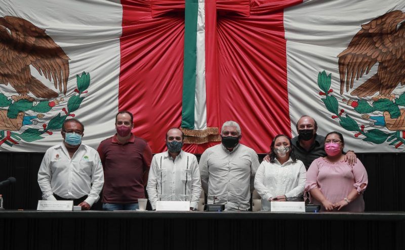 Cuestionan legisladores calidad de obras, del gobierno de Carlos Joaquín