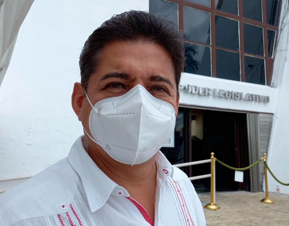 Diputado priista asegura que seguirá en las filas del tricolor y califica de rumores versiones de su llegada al PAN