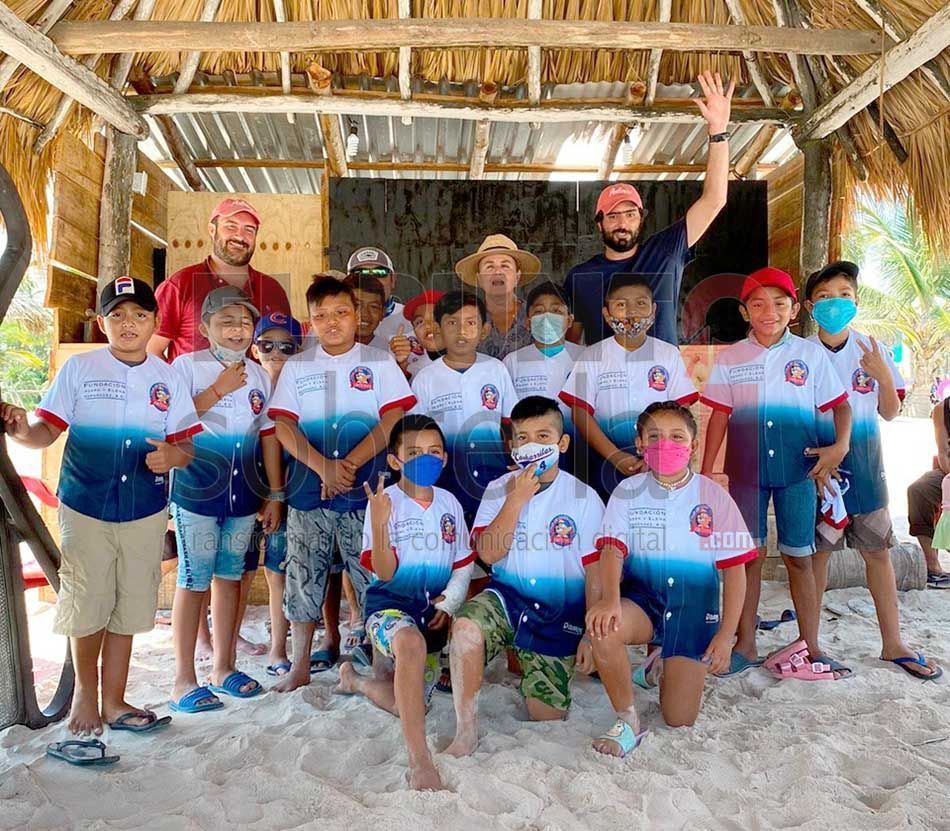 Esfuerzo conjunto de una fundación y una empresa apoya al béisbol en Yucatán