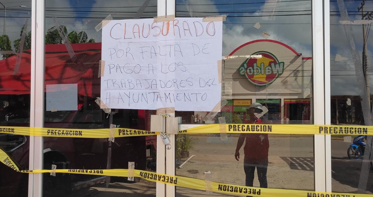 Por falta de pago clausuran oficinas en el municipio de JMM