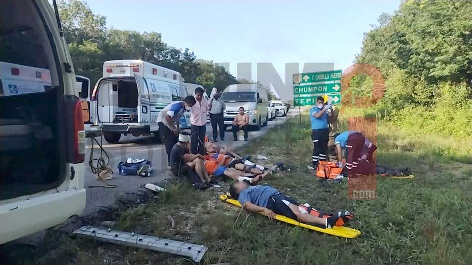 Accidente carretero con saldo de cinco muertos y 11 heridos en vía Felipe Carrillo Puerto-Tulum
