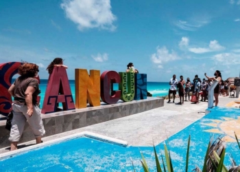 Dirigente de los hoteleros de Cancún, Roberto Cintrón dice que están en el camino adecuado hacia la recuperación económica