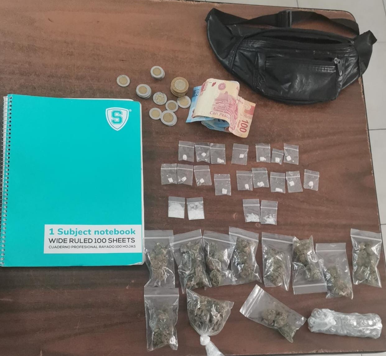 Detienen en Playa del Carmen a joven de 17 años con más de 30 bolsas, al parecer con drogas