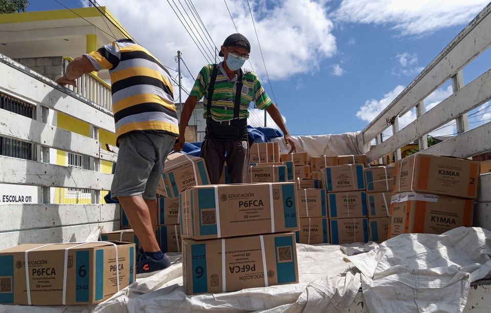 Llegan 11 mil 612 libros de texto a Lázaro Cárdenas; serán entregados a alumnos presenciales y virtuales